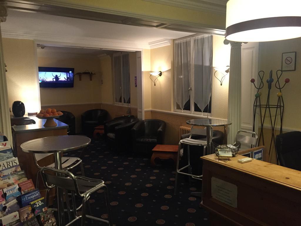 Arcantis Hotel La Residence Cergy Exterior foto
