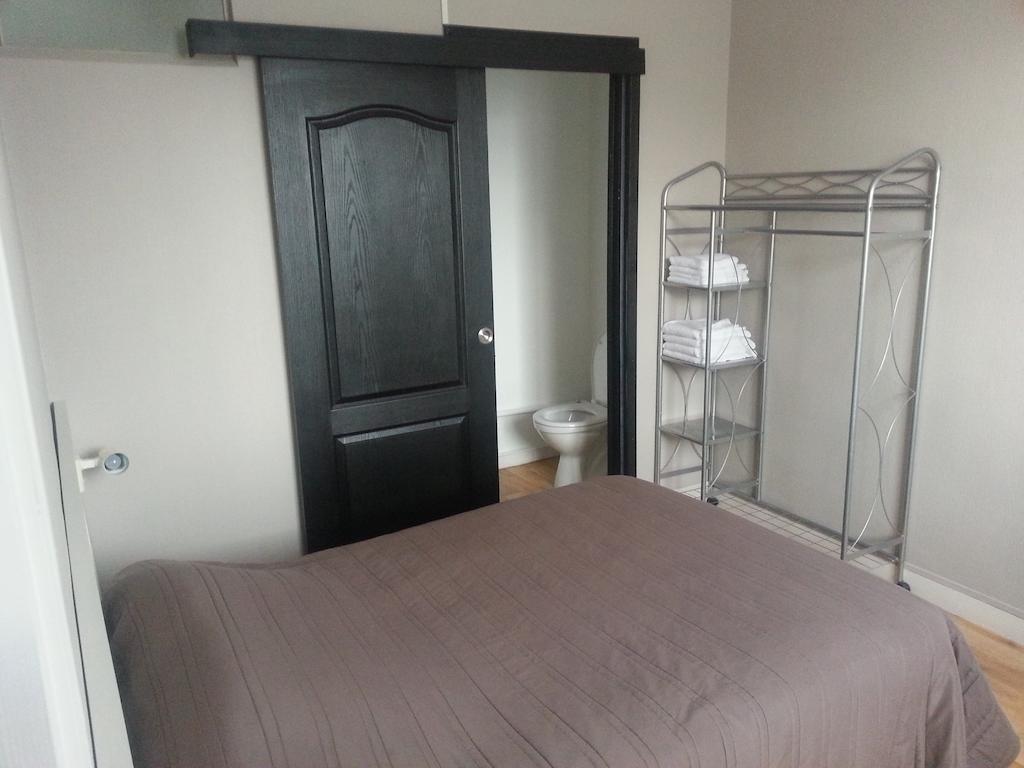 Arcantis Hotel La Residence Cergy Quarto foto