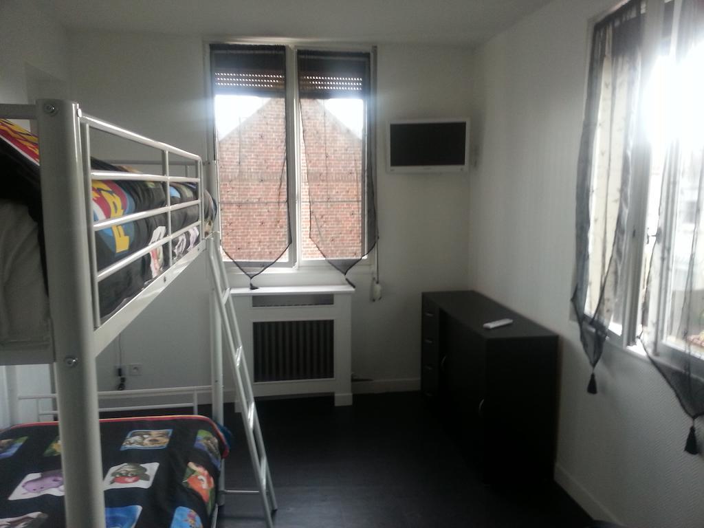 Arcantis Hotel La Residence Cergy Quarto foto