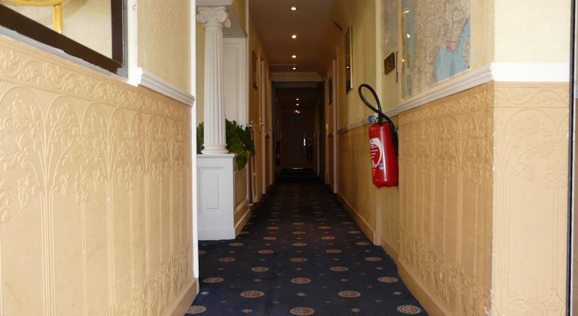 Arcantis Hotel La Residence Cergy Exterior foto